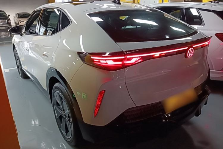 Volkswagen ID.UNYX 2025 — 4