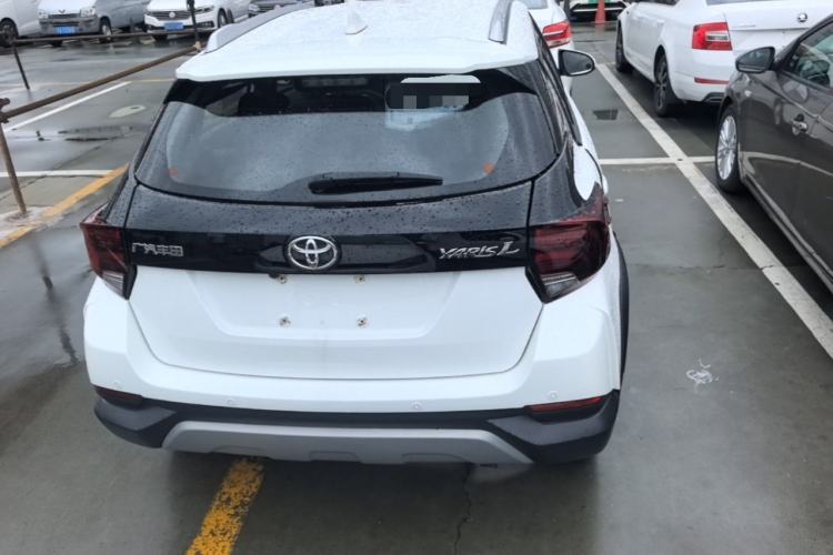 Toyota Yaris L 2020 — 5