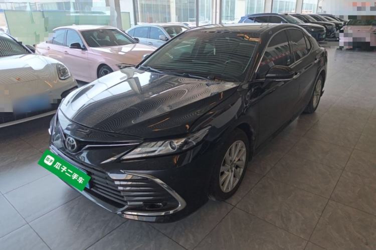 Toyota Camry 2021 — фото 1