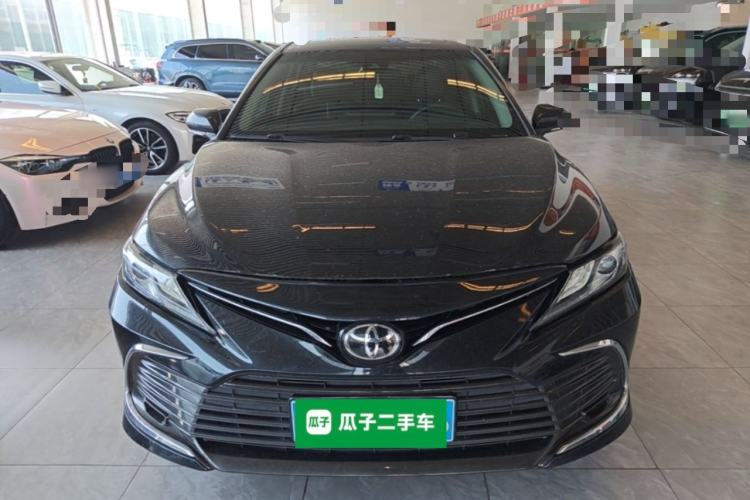 Toyota Camry 2021 — фото 2