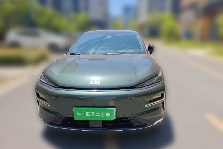 Geely Galaxy 8 2025 — 2