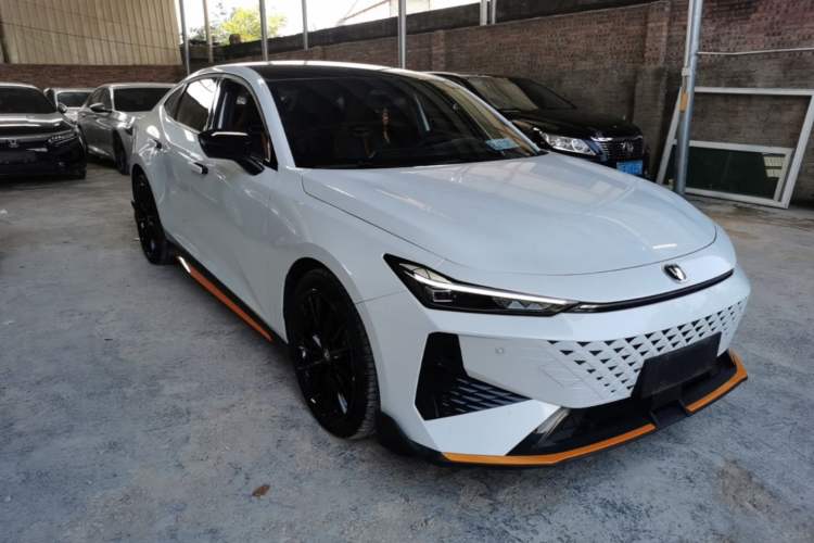 ChangAn UNI-V 2024 — 3