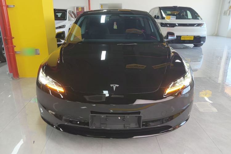 Tesla Model 3 2023 — 2