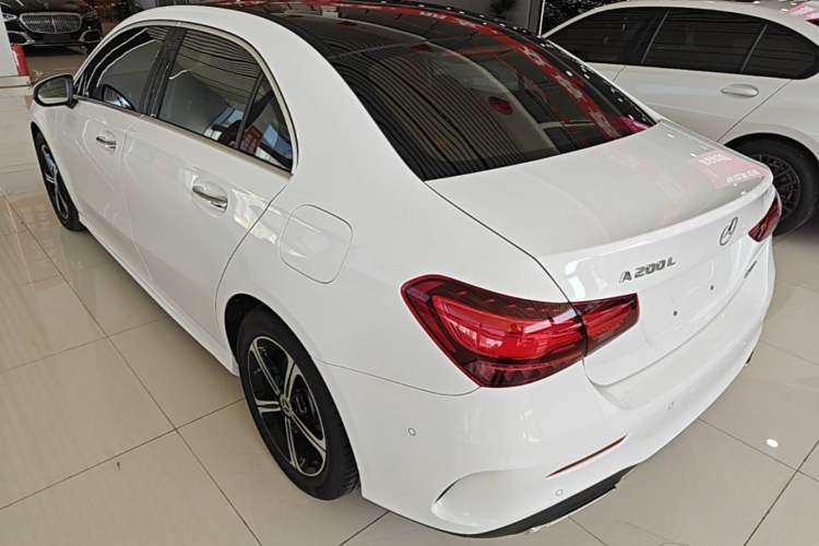 Mercedes-Benz A 200 L 2023 — фото 4