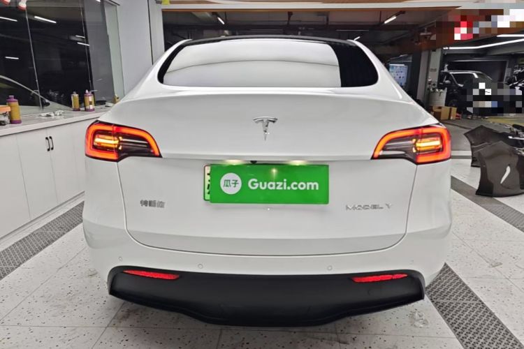 Tesla Model Y 2021 — 5