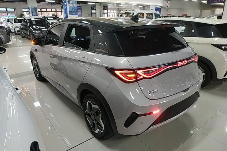 BYD Dolphin 2025 — 4