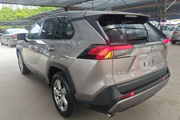 Toyota RAV4 2020 — 4