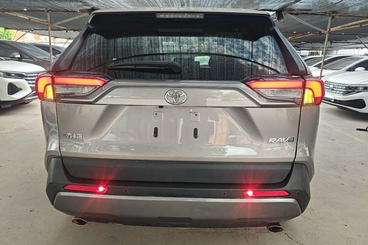 Toyota RAV4 2020 — 5