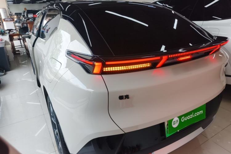 Lynk & Co Z20 2025 — 4