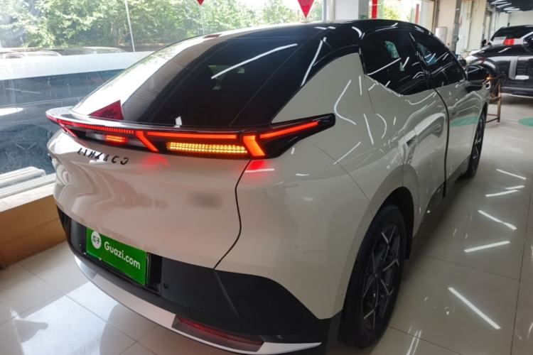Lynk & Co Z20 2025 — 5