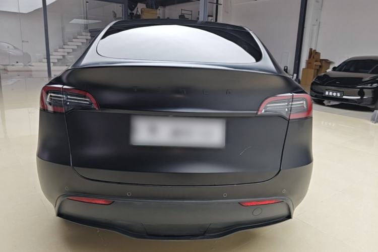 Tesla Model Y 2022 — 5