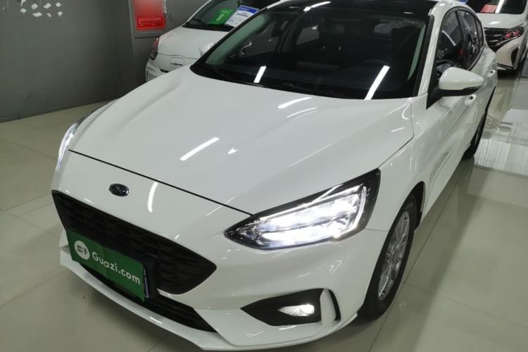 Ford Focus 2021 — фото 1