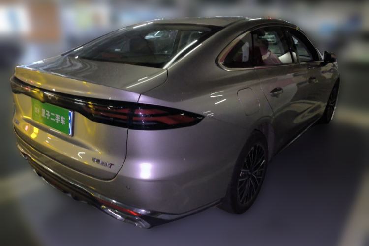 Geely Emgrand 2026 — 4