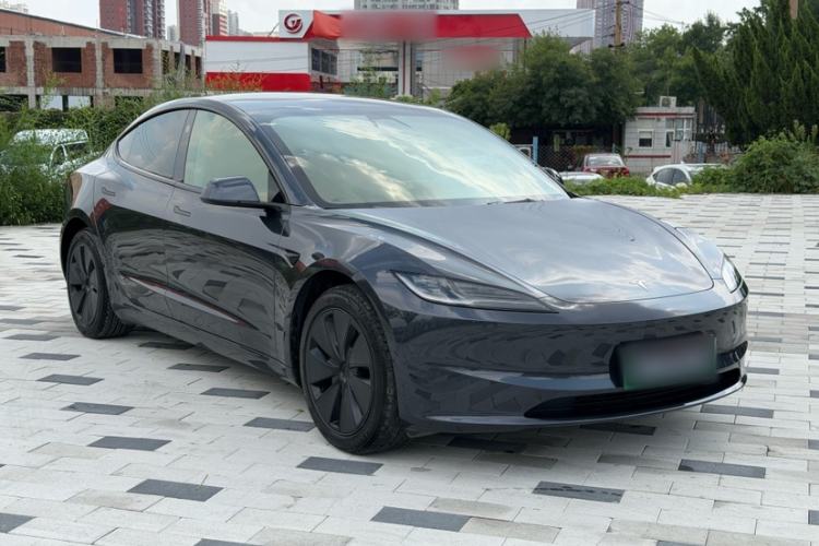 Tesla Model 3 2025 — фото 3