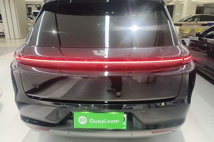 Li Auto L8 2025 — 5