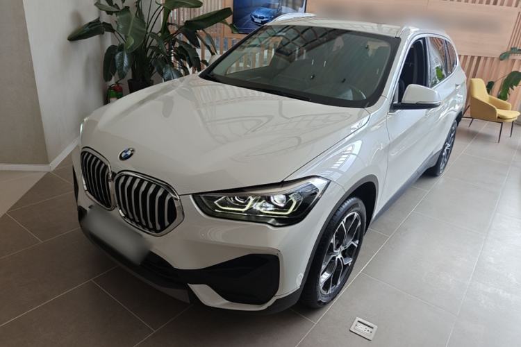 BMW X1 2021 — фото 1