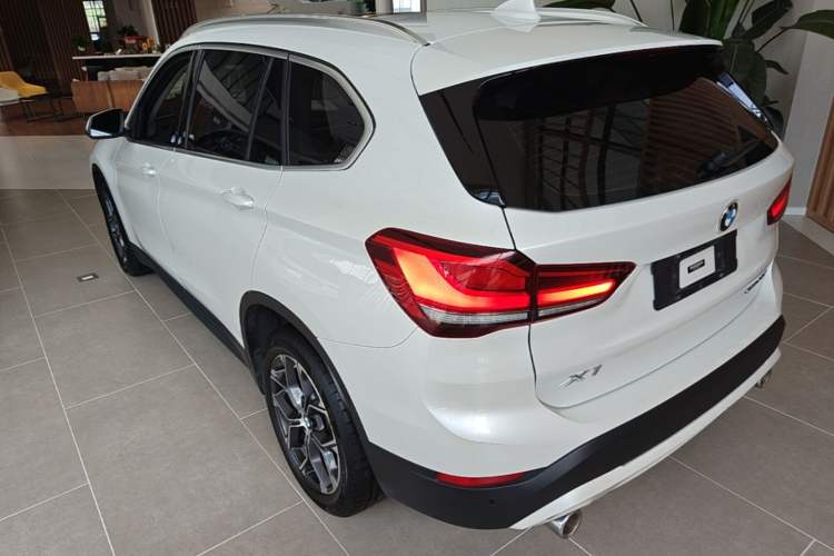 BMW X1 2021 — фото 4