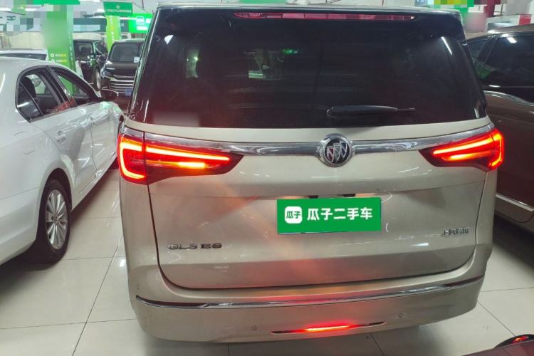 Buick GL8 2021 — 5