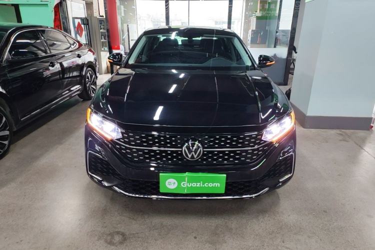 Volkswagen Passat 2025 — 2