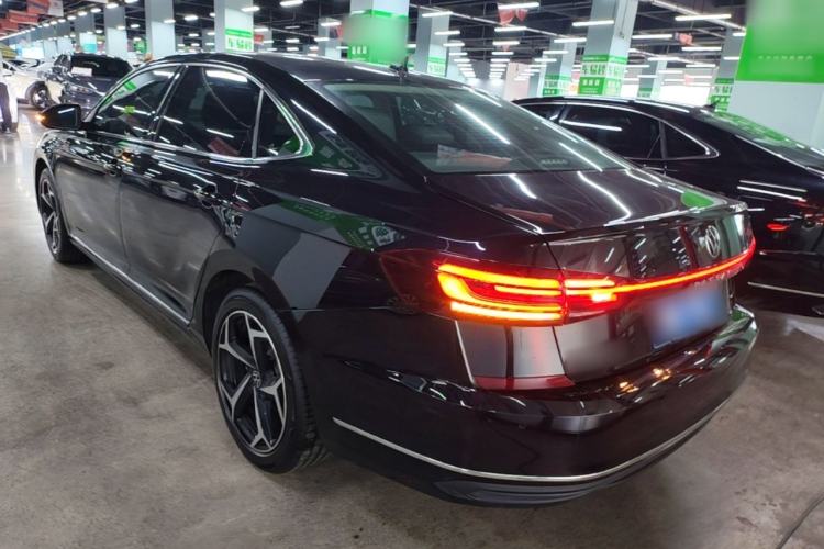 Volkswagen Passat 2025 — 4