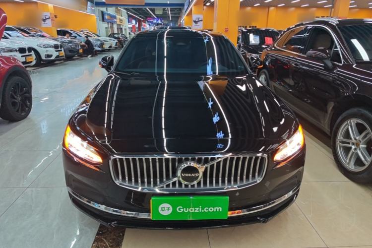 Volvo S90 2024 — 2