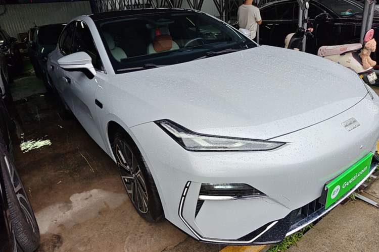 Geely Galaxy E8 2024 — 3