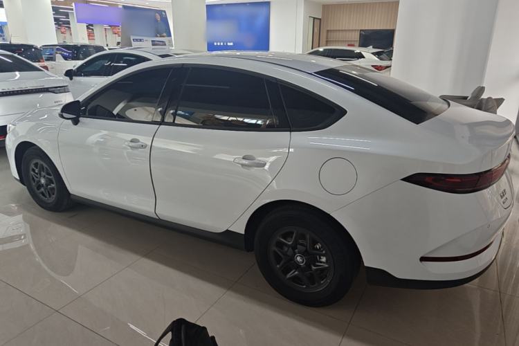 BYD Qin PLUS 2025 — фото 4