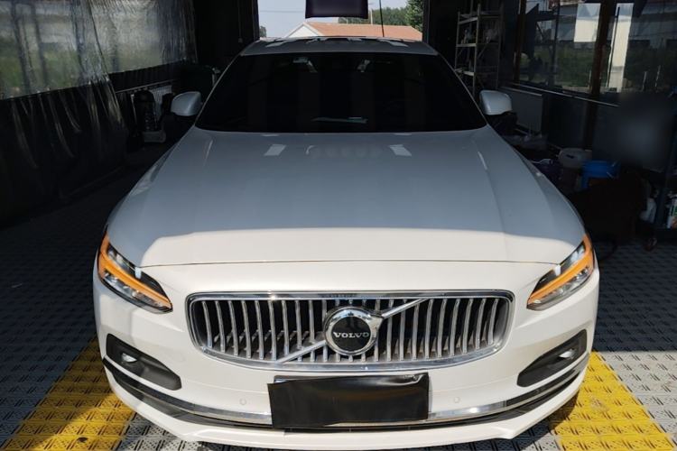 Volvo S90 2021 — 2