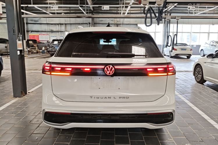 Volkswagen Tiguan L 2024 — фото 5