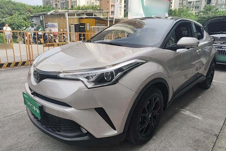 Toyota C-HR 2020 — фото 1