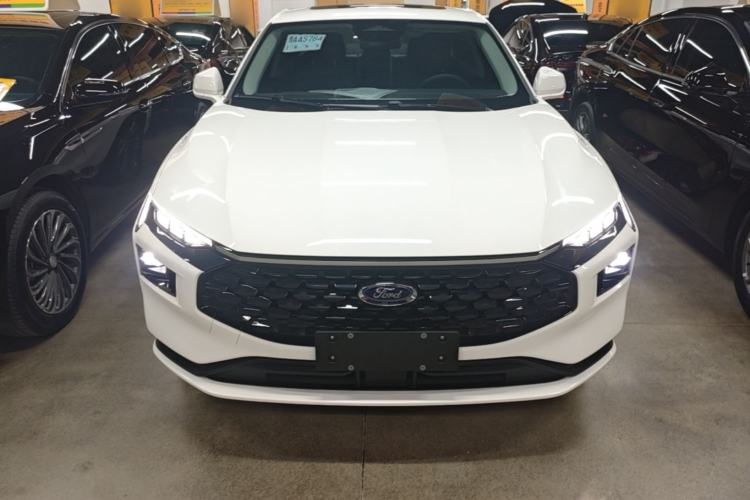 Ford Mondeo 2025 — 2