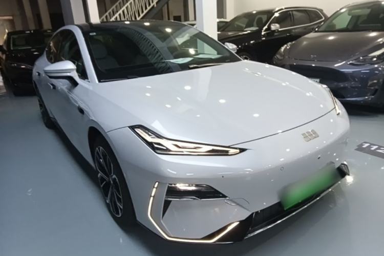 Geely Galaxy E8 2025 — 3