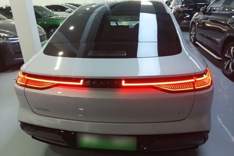 Geely Galaxy E8 2025 — 5