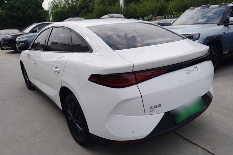 BYD e7 2025 — 4