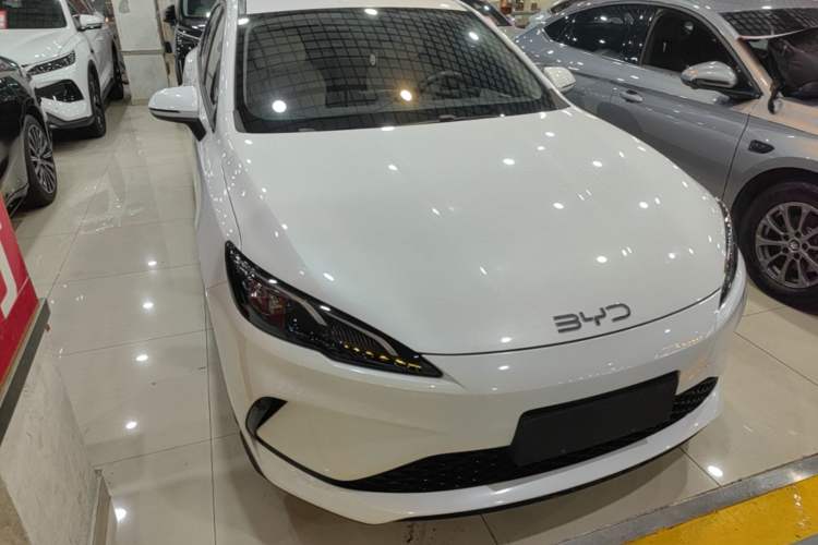 BYD Seal 05 DM-i 2025 — фото 3