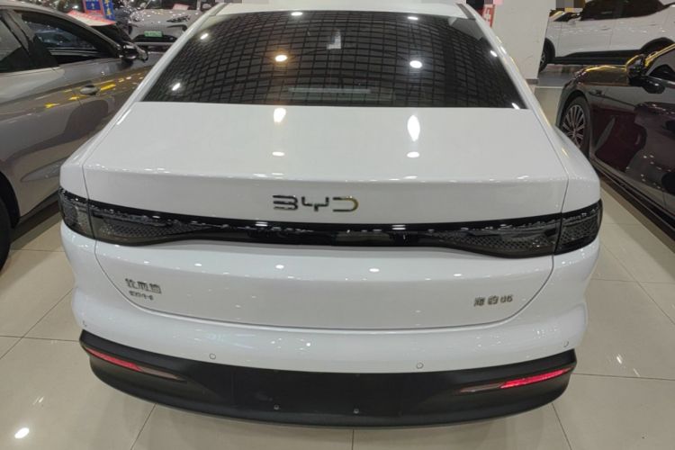 BYD Seal 05 DM-i 2025 — фото 5