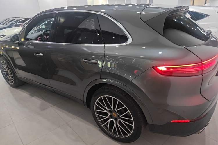 Porsche Cayenne 2019 — 4