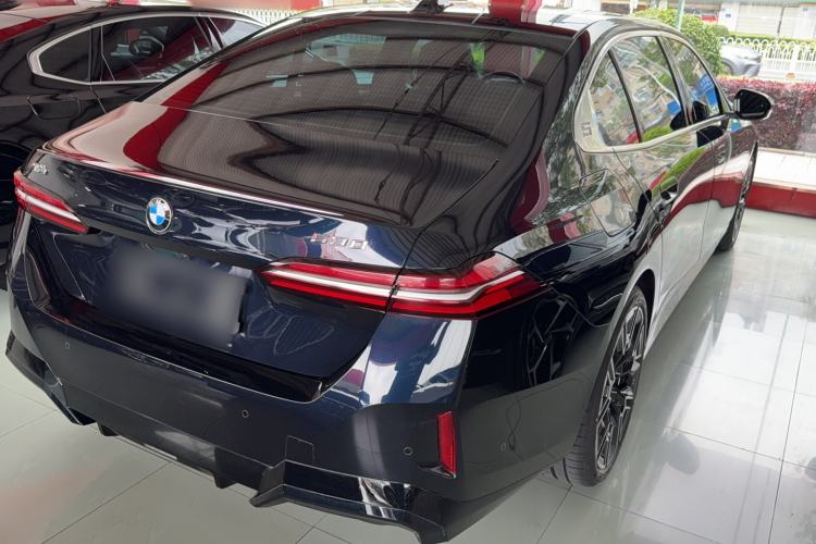 BMW 530Li 2024 — 4