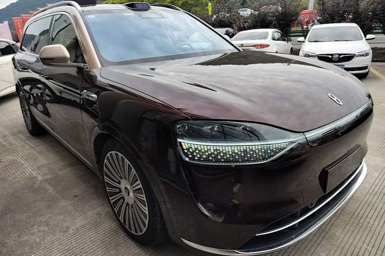 AITO M9 2025 — 3