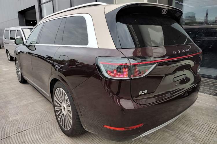 AITO M9 2025 — 4