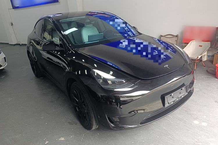 Tesla Model Y 2022 — 3