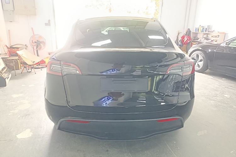 Tesla Model Y 2022 — 5