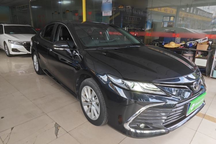 Toyota Camry 2021 — 3