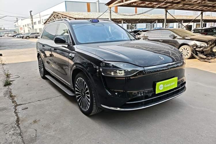 AITO M9 2025 — 3