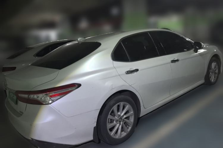 Toyota Camry 2021 — фото 4