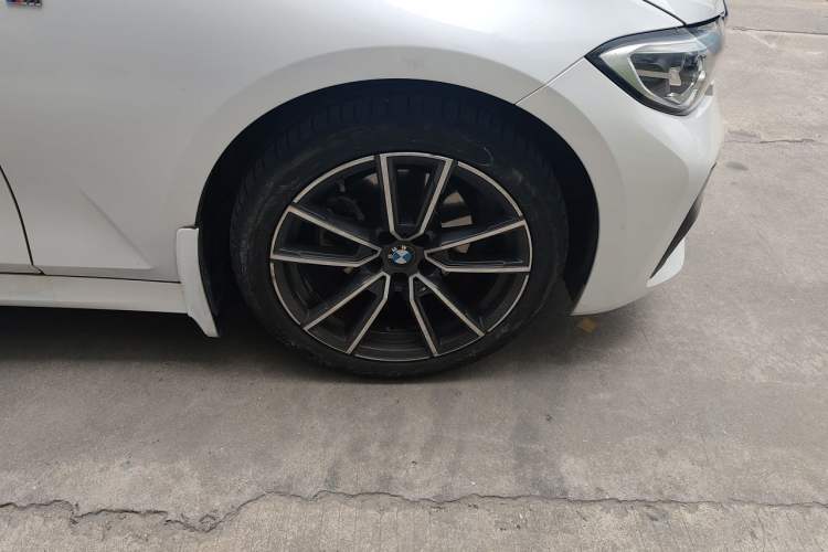 BMW 320Li 2021 — 2