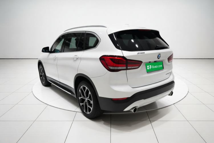 BMW X1 2022 — фото 4