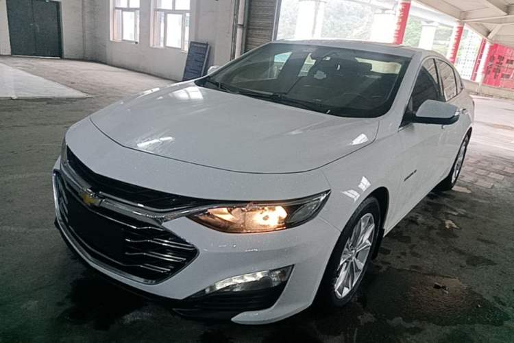 Chevrolet Malibu XL 2022 — фото 1