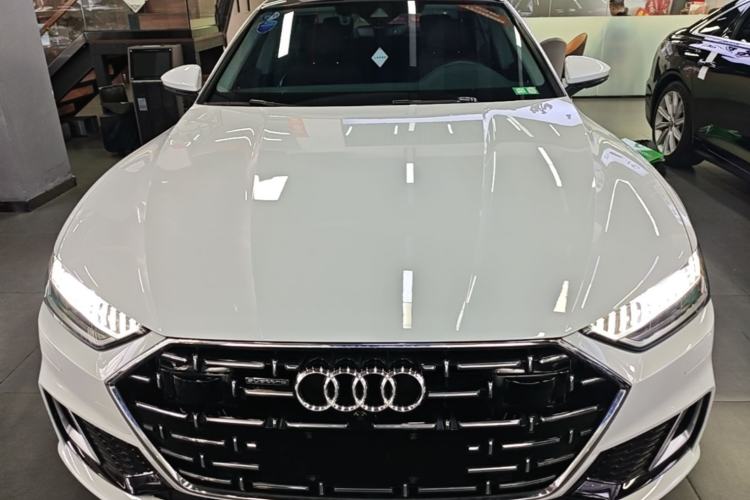 Audi A7L 2022 — 2