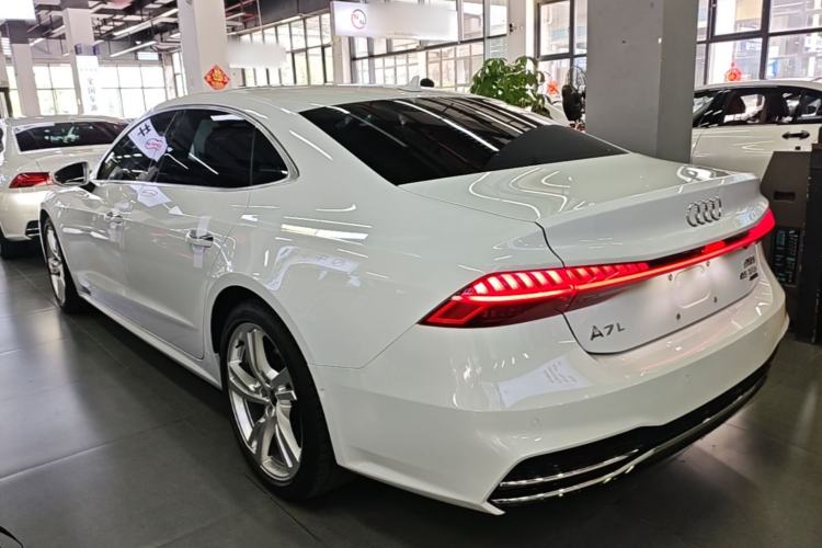 Audi A7L 2022 — 4